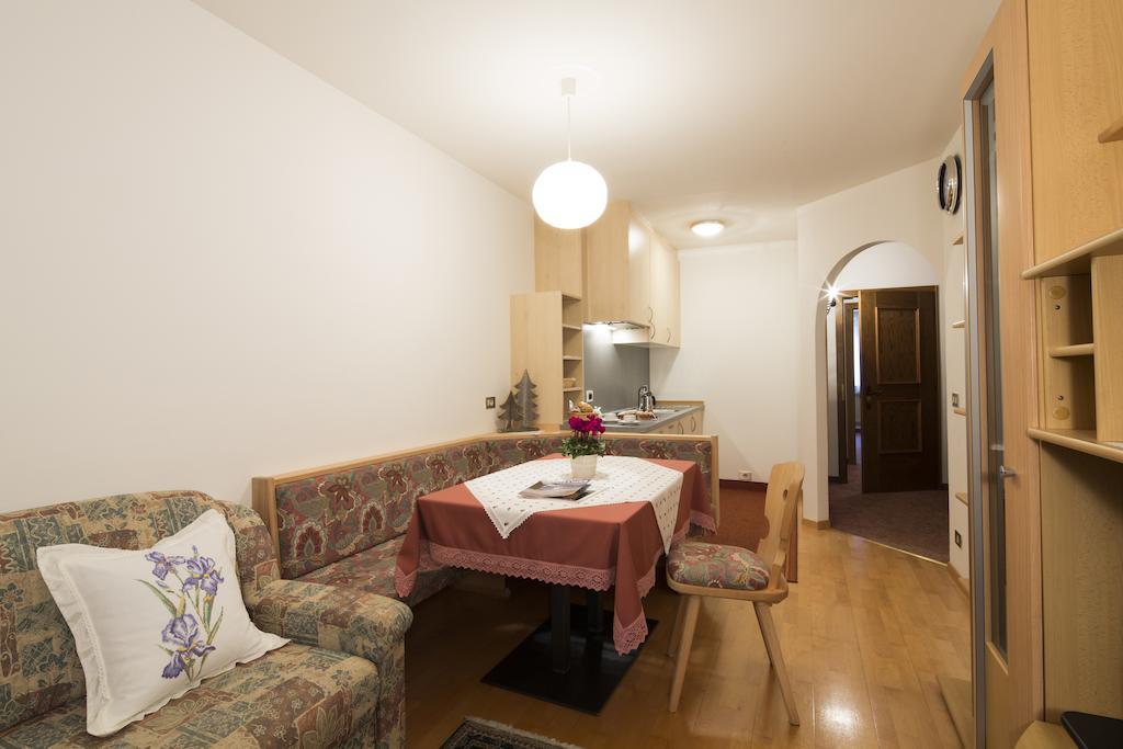 Ciasa Iris Hotel Colfosco Exterior photo