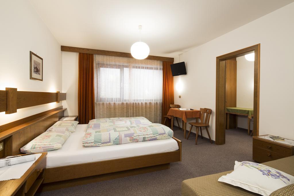 Ciasa Iris Hotel Colfosco Room photo